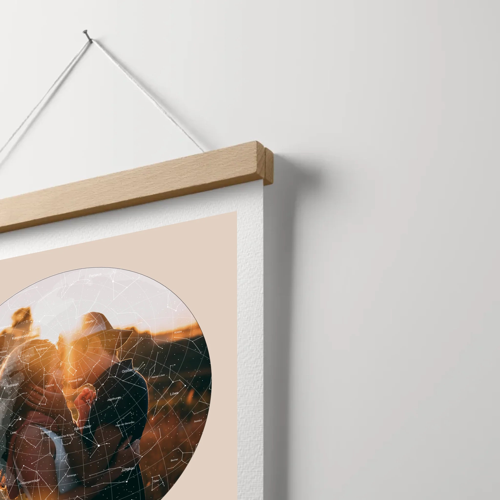 Poster-Holzleiste-MockUp-CloseUp