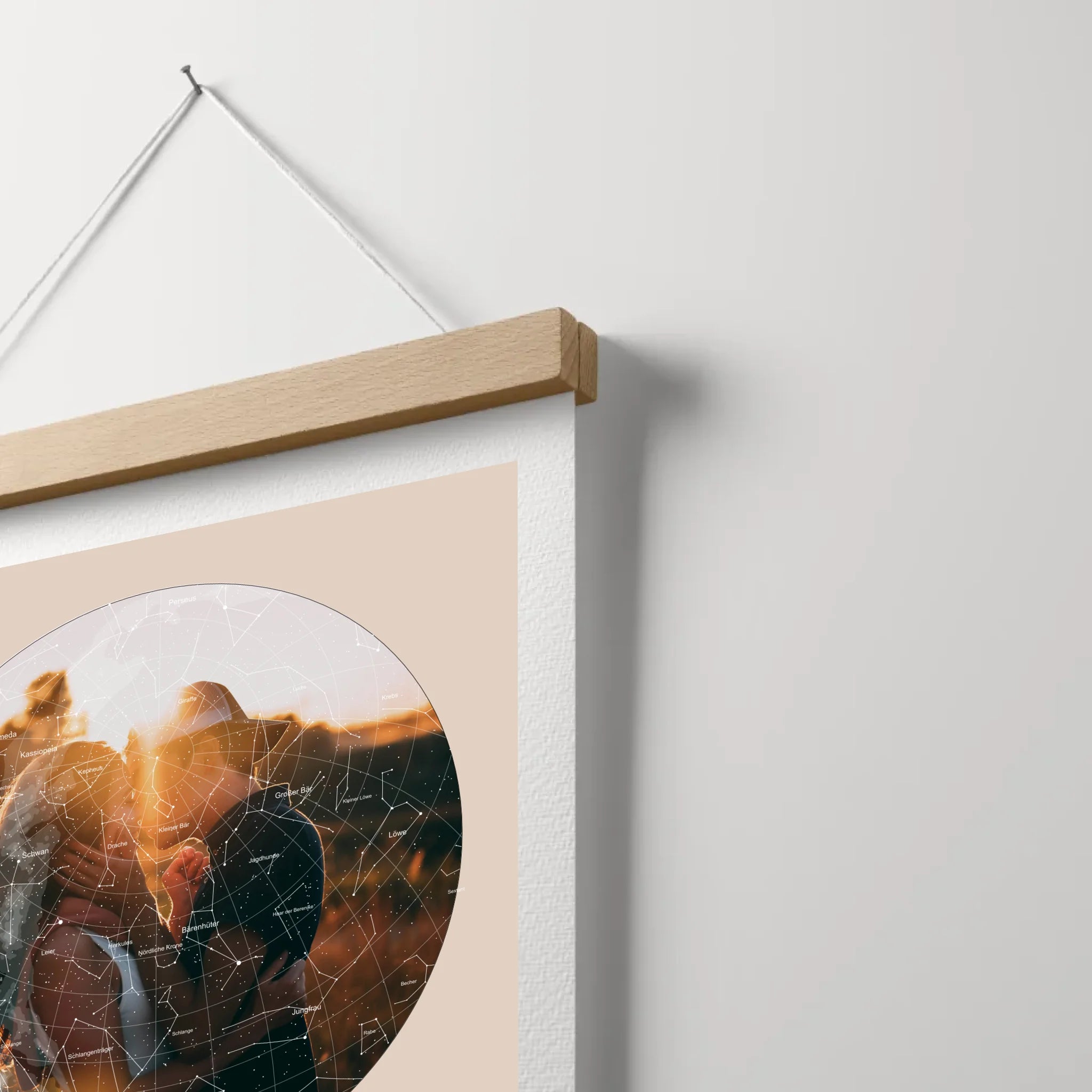Poster-Holzleiste-MockUp-CloseUp